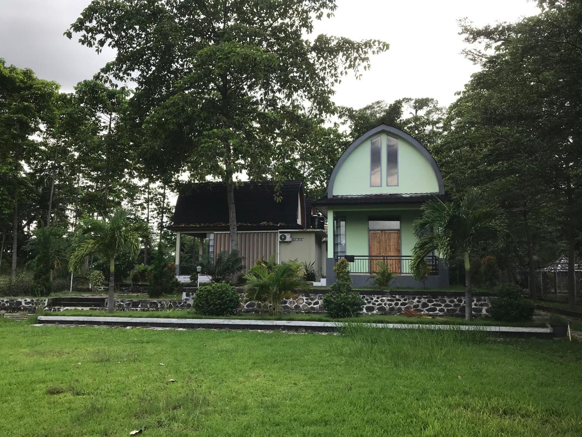 Pohon Purba Resort & Restaurant Labuhan Pandan Экстерьер фото