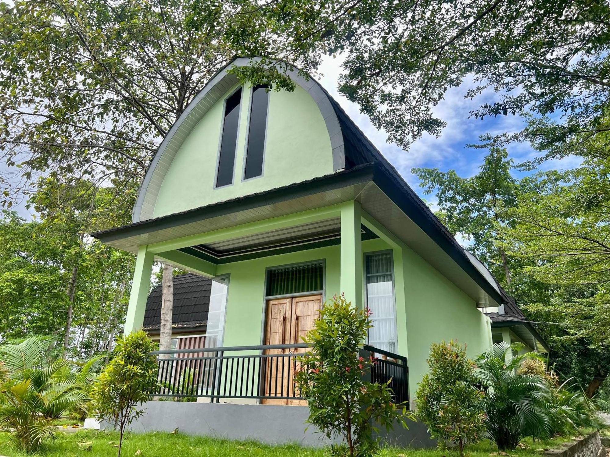 Pohon Purba Resort & Restaurant Labuhan Pandan Экстерьер фото